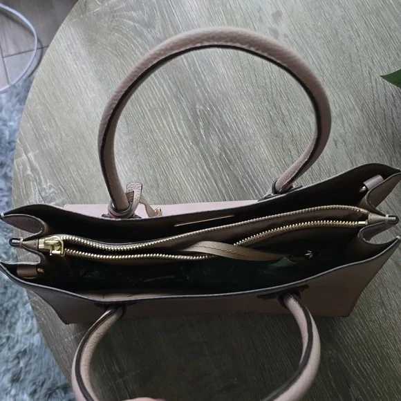 Michael kors purse - Picture 6 of 7